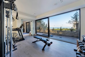 Fitness facility - Luxury Georgian Bay Cottage – 3 Bed, 5 Bath, Tiny Township (Tiny)