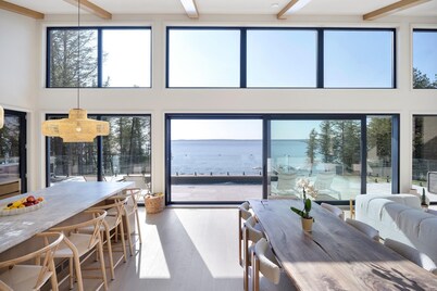 Luxury Georgian Bay Cottage – 5 Bed, 5 Bath, Tiny Township