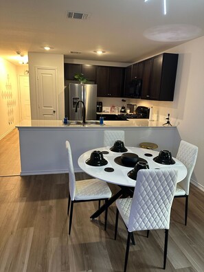 Dining - Cozy Hideaway with Pool – Relax & Unwind Just Off the Highway (Maxwell)