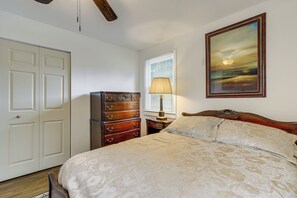 3 habitaciones, tabla de planchar con plancha, internet y ropa de cama 