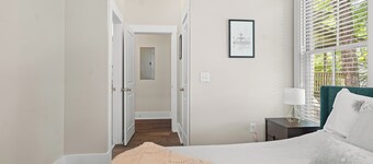 The Peach House- Near Downtown