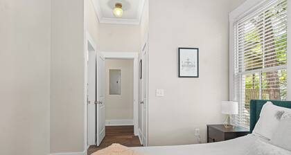 The Peach House- Near Downtown