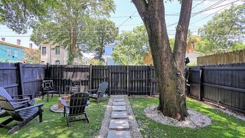 Pemandangan halaman dalam