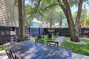 Căn hộ, sân hiên, quang cảnh sân vườn | Quang cảnh từ phòng