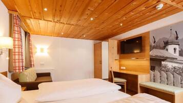 Family Room, Balcony, Mountain View | In-room safe, blackout curtains, free WiFi