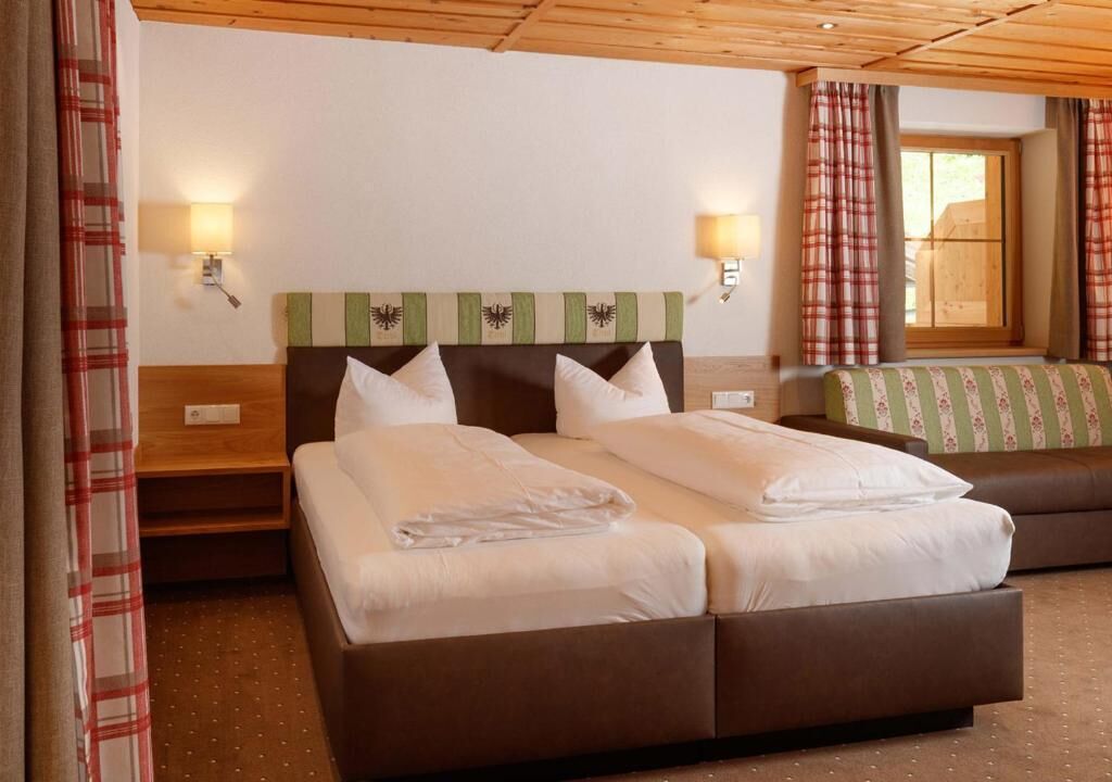 Family Room, Balcony, Mountain View | In-room safe, blackout drapes, free WiFi