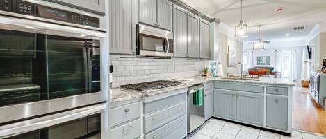 Fridge, microwave, stovetop, dishwasher