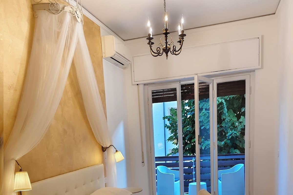 Deluxe Double Room, Garden View | Iron/ironing board (on request), travel crib, WiFi (free), bed sheets