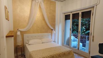 Superior Double Room, Garden View | Iron/ironing board, free WiFi