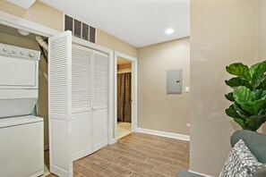 Family Apartment, 4 Bedrooms | Laundry