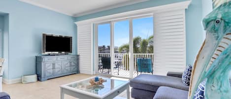 Fernseher, Stereoanlage, Arbeitsbereiche