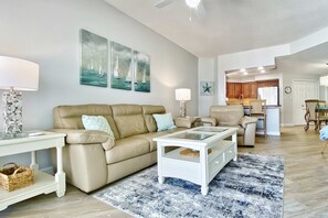 TV, fireplace, offices - 5th floor condo with pool and Gulf views private balcony heated outdoor pool (Indian Shores)