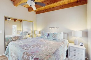 2 chambres, fer et planche à repasser, Wi-Fi, draps fournis