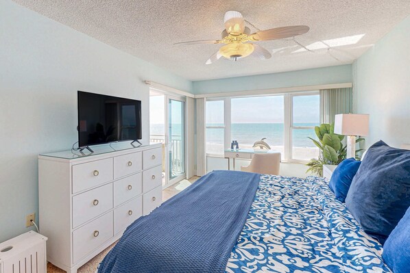 3 bedrooms, desk, iron/ironing board, travel cot - Chic and comfortable Gulf front condo snowbird and dog friendly pool beaches (Belleair Beach)