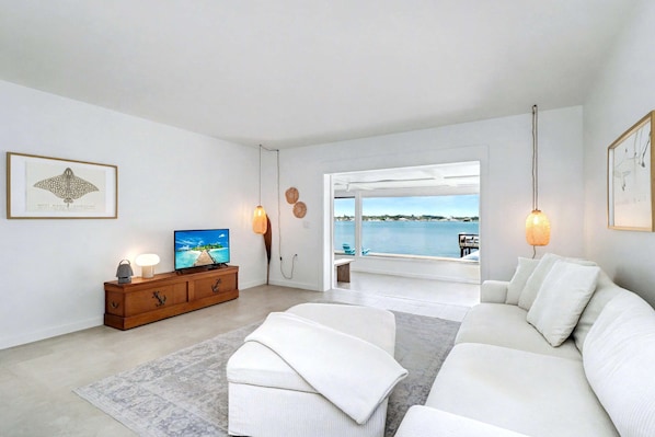 TV, DVD player, offices