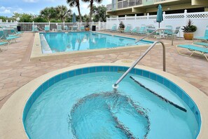 Pool - Beach condo with amazing views heated pool hot tub central AC and WD (Indian Shores)