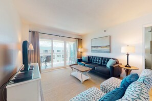 TV - Beach condo with amazing views heated pool hot tub central AC and WD (Indian Shores)