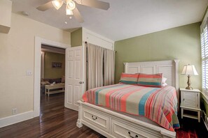 3 bedrooms, desk, iron/ironing board, WiFi