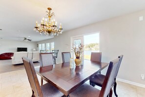 Dining - Riverfront home near downtown Tampa with panoramic river views streaming WD (Tampa)