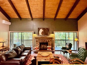 TV, fireplace - Golf & Ski Get-away Pinetop (Pinetop-Lakeside)