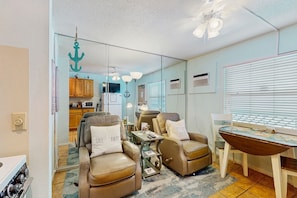 Interior - Charming Gulf front condo with views of Belleair Beach, outdoor pool, central AC (Belleair Beach)