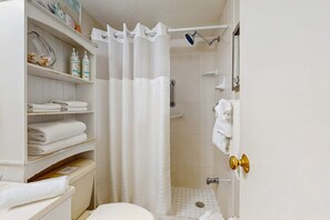 Shower, towels, shampoo