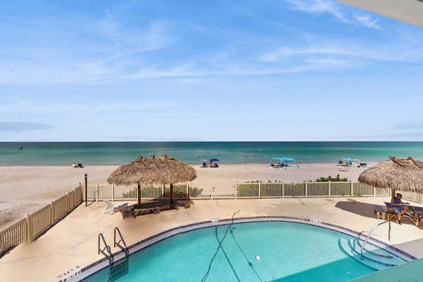 Pool - Charming Gulf front condo with views of Belleair Beach, outdoor pool, central AC (Belleair Beach)