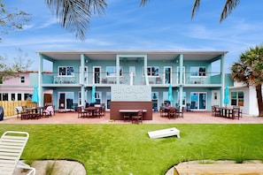 Exterior - Gulf front condo with full kitchen and central AC (Indian Shores)