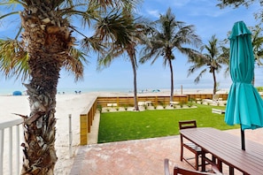 Outdoor dining - Gulf front condo with full kitchen and central AC (Indian Shores)