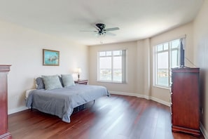 3 habitaciones, escritorio, tabla de planchar con plancha y wifi 