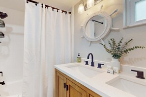 Shower, hair dryer, towels, shampoo - Canal front home with private pool dock grill canal views and WD (Clearwater)