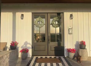 تفاصيل الفندق من الخارج