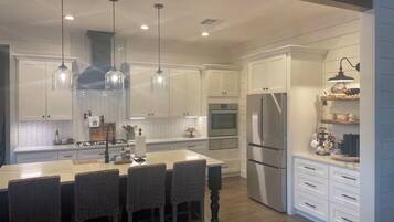 ميكروويف، فرن، موقد طهي مسطح، غسالة أطباق