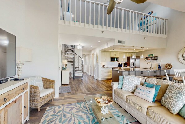 TV - Tropical gem with pool steps to beach water view balcony private WD and AC (Indian Shores)
