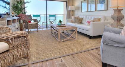 Beachfront condo with lovely Gulf view and heated pool