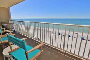 Property grounds - Beachfront condo with lovely Gulf view & heated pool (Indian Shores)