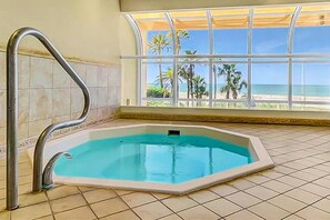 Interior - Luxe penthouse with balcony sweeping views heated pool spa hot tub and gym (Clearwater)
