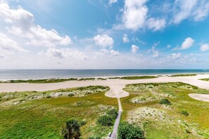 På stranden