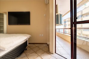 Basic Apartment | 2 bedrooms - Apartments in a Beachfront Building at Meia Praia, Itapema - Evbs (Itapema)