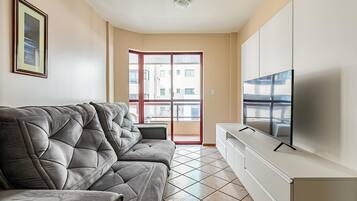 Basic Apartment | Living area