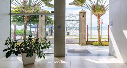 Apartments in a Beachfront Building at Meia Praia, Itapema - Evbs