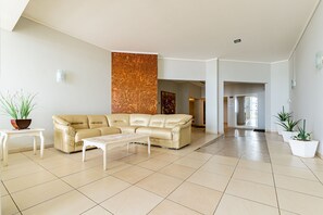 Interior - Apartments in a Beachfront Building at Meia Praia, Itapema - Evbs (Itapema)
