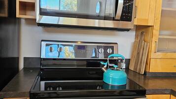 Micro-ondes, four, plaque de cuisson, lave-vaisselle