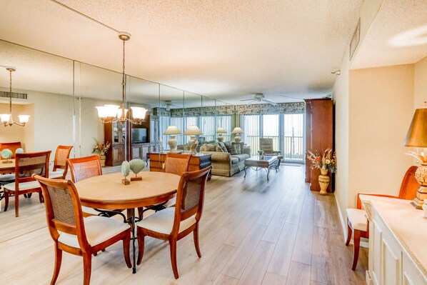 Interior - Second-floor condo with pool and tennis court, private W/D, and central AC (Clearwater)