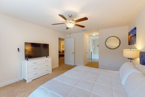 4 عدّة غرف نوم ومكواة/لوح كي وواي فاي وملاءات أسرّة