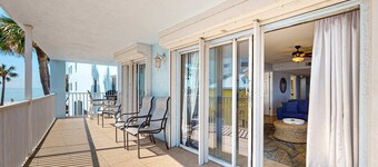 Corner beach condo with Gulf views beachside Pool and Hot tub