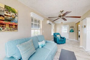 TV, fireplace, DVD player, offices