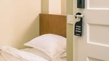 Deluxe Room | Laptop workspace, iron/ironing board, free WiFi