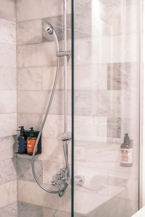 Deluxe Room | Laptop workspace, iron/ironing board, free WiFi