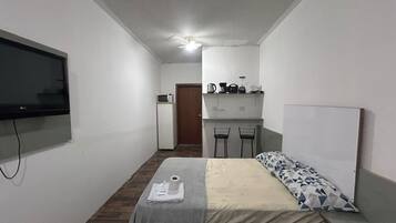 Basic Studio | Free WiFi